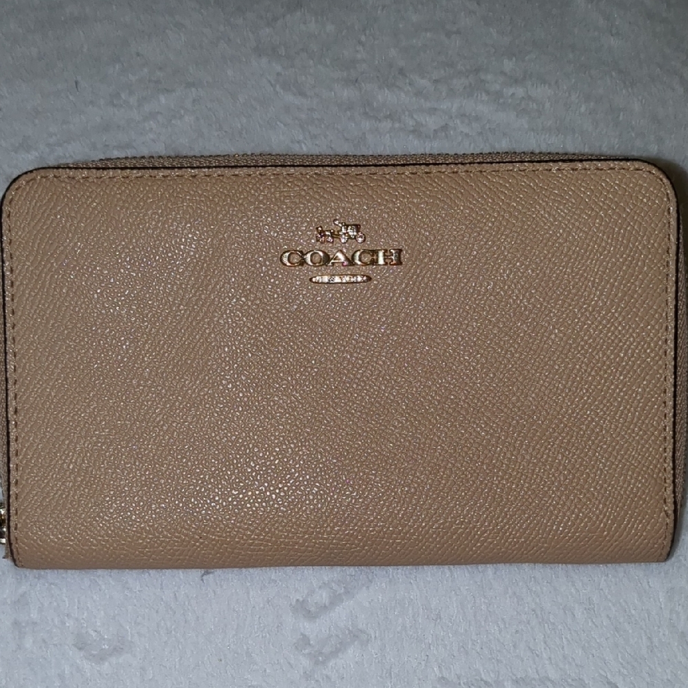 💛Coach Pebbled Leather Wallet💛